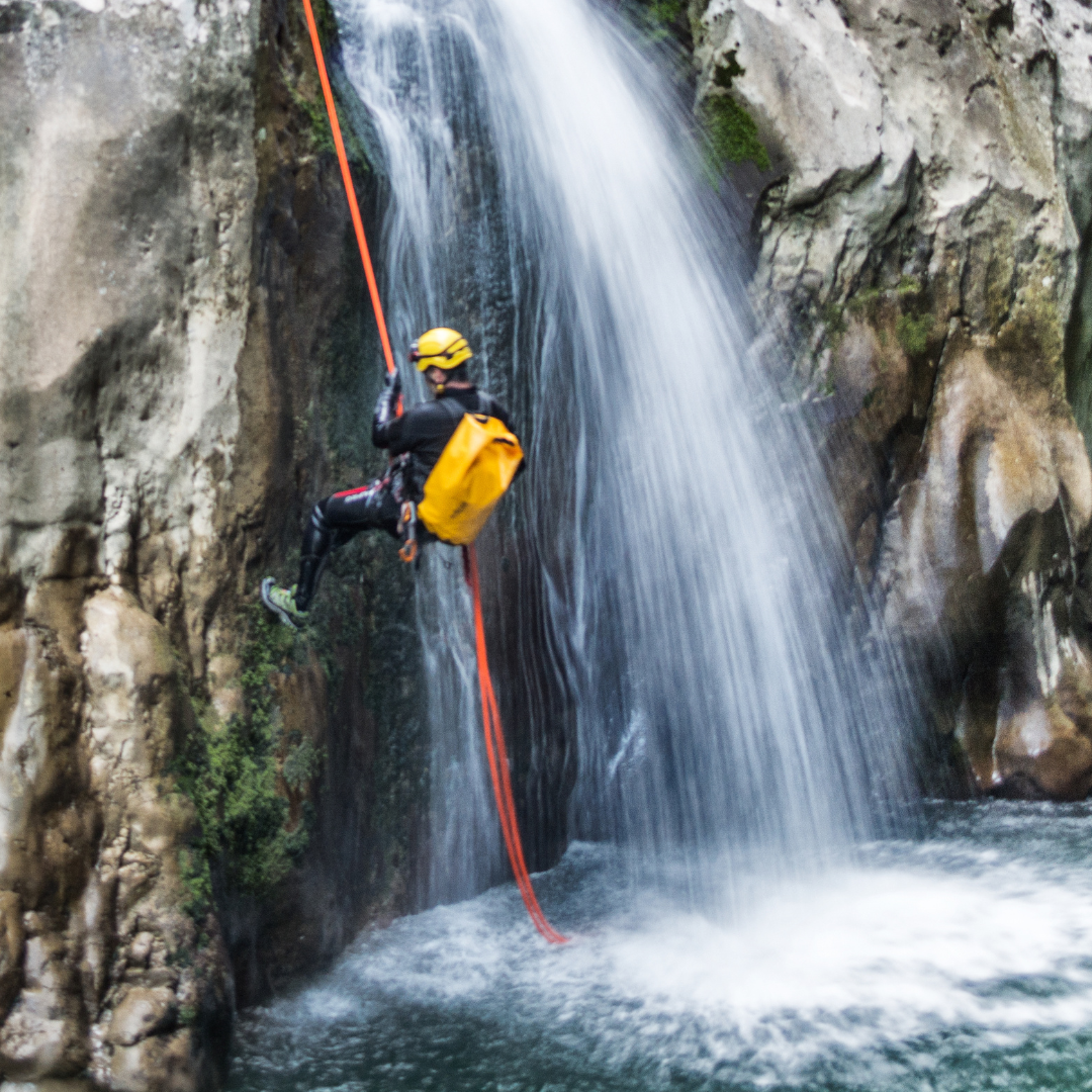 Reach International Outfitters